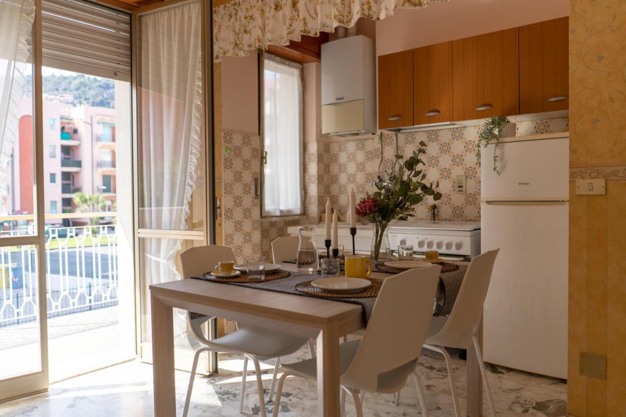 Pietra Ligure Downtown Convenience -Free Parking Apartment Exterior photo